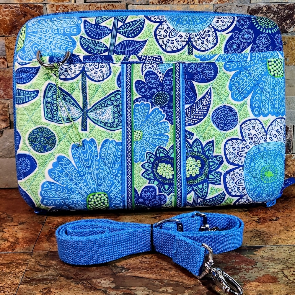Mini - I-Pod / Laptop Carry Case • Doodle Daisy Pattern • Padded Quilted Case